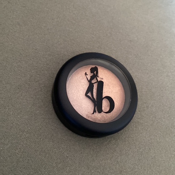 7 unopened shadows, blushes, bronzers, plus 3 brushes! - Picture 3 of 11